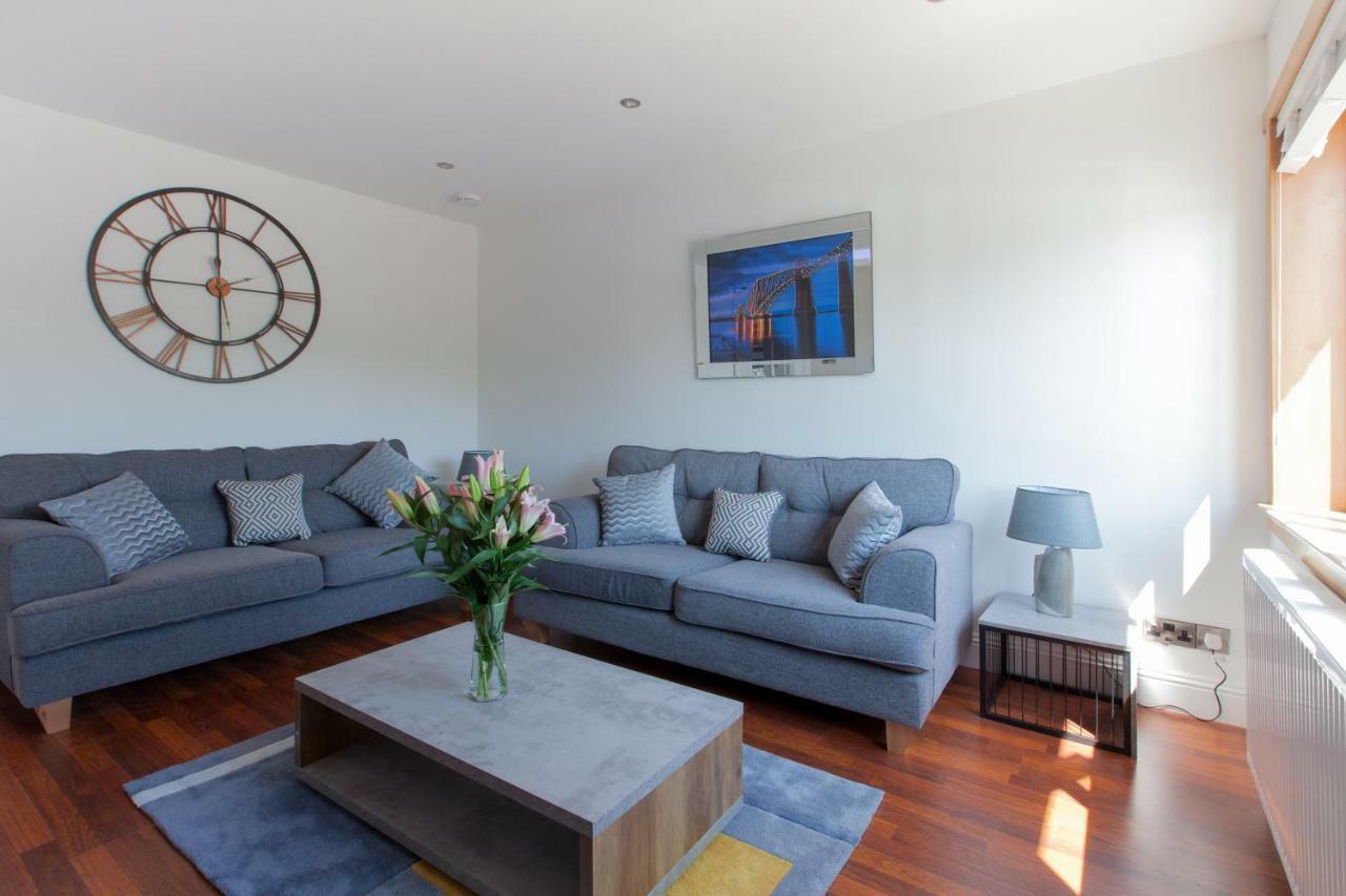 Leys Park Executive Apartments Dunfermline Exteriör bild